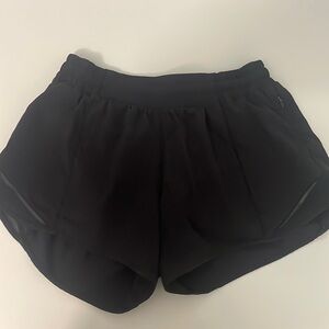Lululemon 6 (Tall) | Hotty Hot Short 2.5” Black